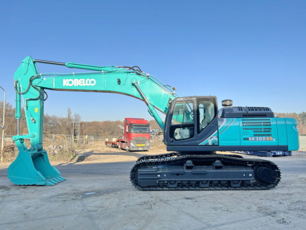 Kobelco 36 ton for hire
